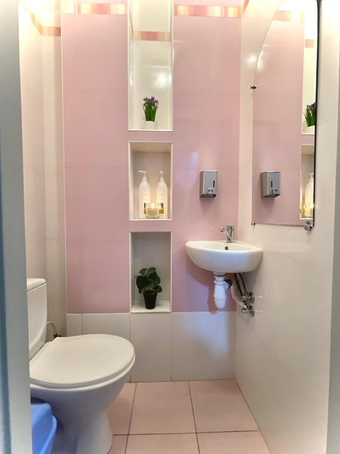 Hostel On Universytet Kiev Bagian luar foto