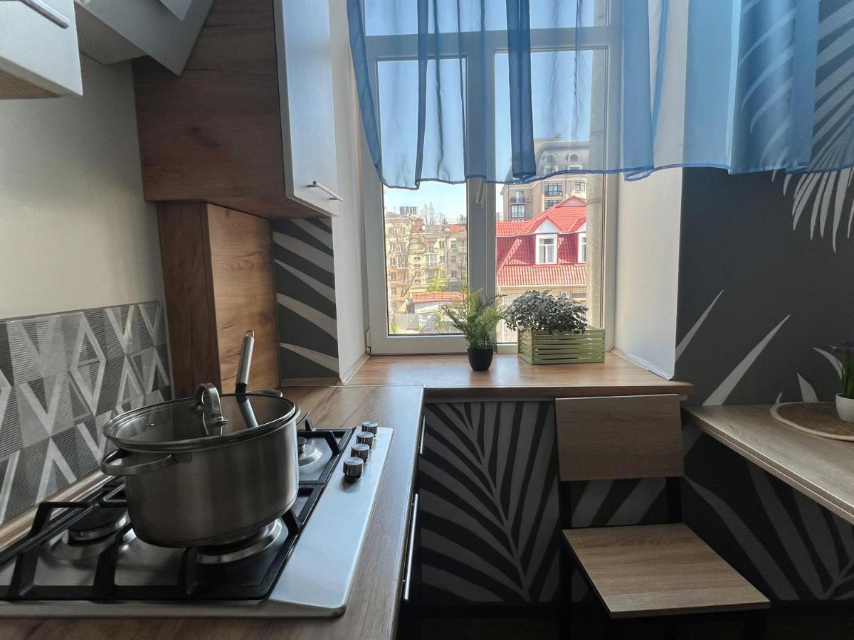 Hostel On Universytet Kiev Bagian luar foto