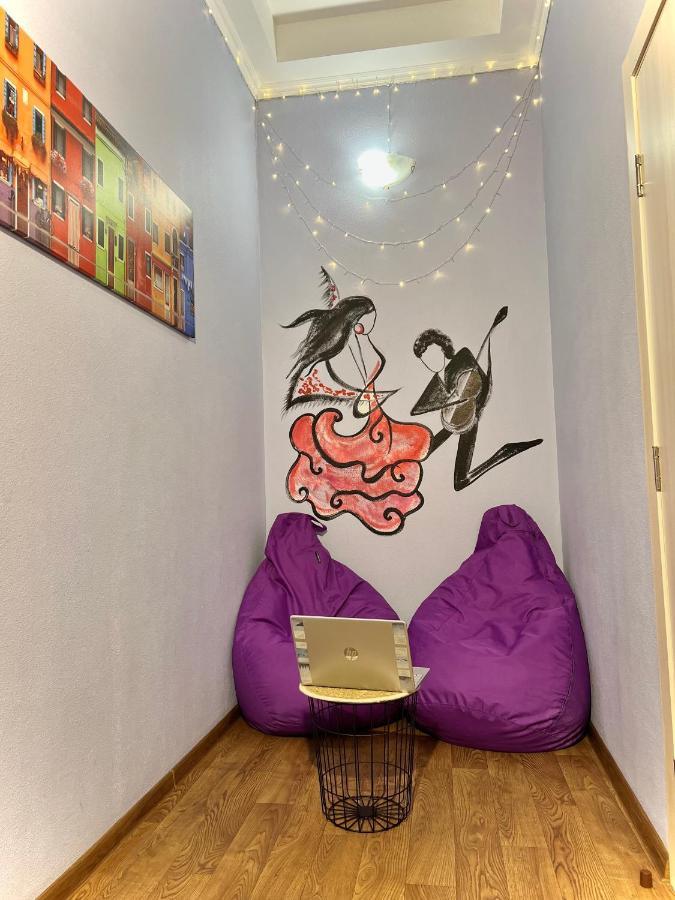 Hostel On Universytet Kiev Bagian luar foto