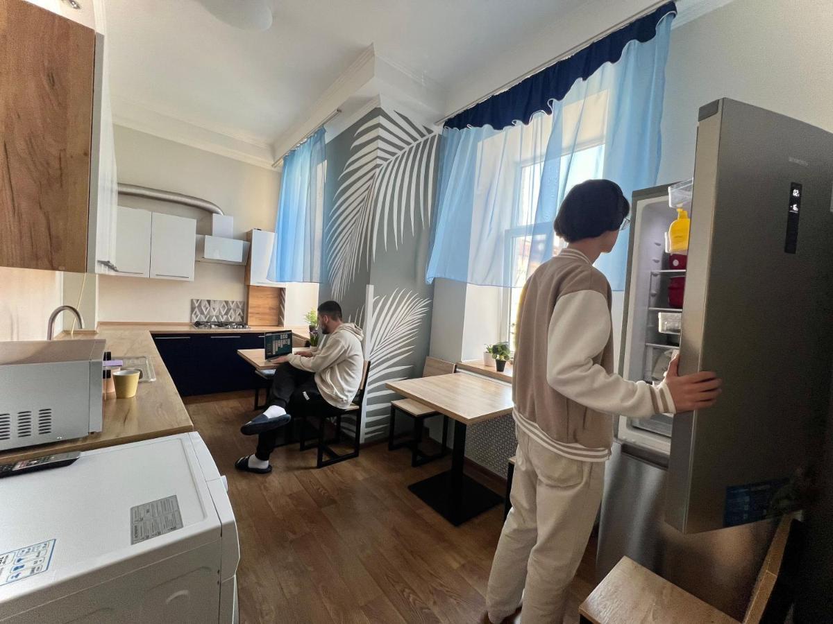 Hostel On Universytet Kiev Bagian luar foto