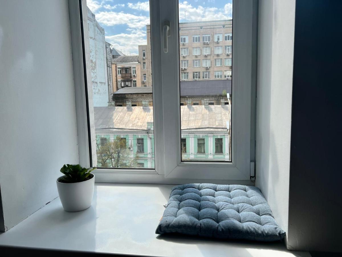 Hostel On Universytet Kiev Bagian luar foto